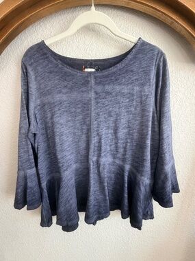 Anthropologie Akemi + Kin Seamed Peplum Tee Blue Gray Bell Sleeve Sz Small